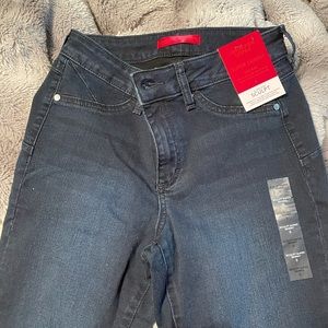 Jennifer Lopez Flawless Sculpt Jeans - Size 8